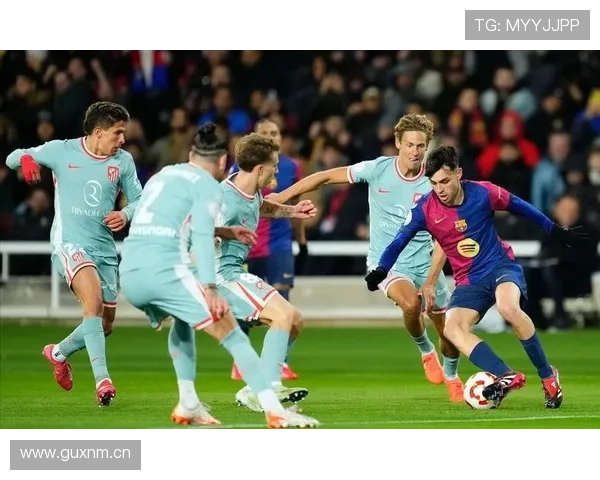 巴萨重建看似清晰,实际调整持续深化,问题逐步显现对球队表现造成影响 巴萨重建看似清晰,实际调整持续深化,问题逐步显现对球队表现造成影响