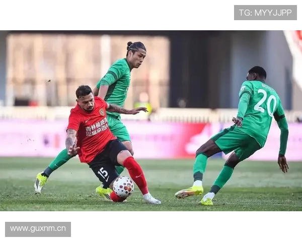 北京国安强强对话中主动性不足，当前阶段表现波动对竞争格局带来变化